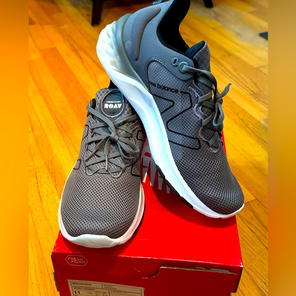 New Balance Men’s Fresh Foam ROAV v2 Running Shoes – Castlerock/Gray